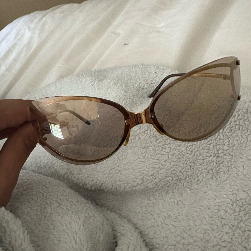 Stylish Gold Sunglasses